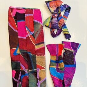 Silk Cummerbund with 2 matching bow ties.